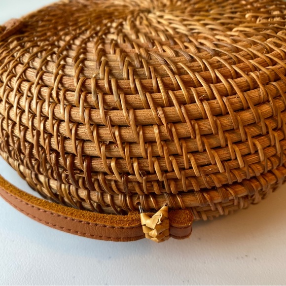 Rattan Circle Crossbody Bag Brown Wicker - Picture 8 of 12